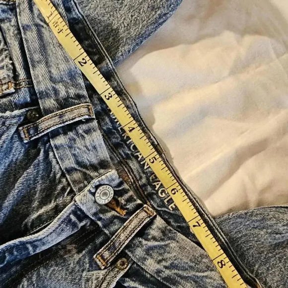 American Eagle Distressed Jeans - Relaxed Fit - Picture 6 of 8